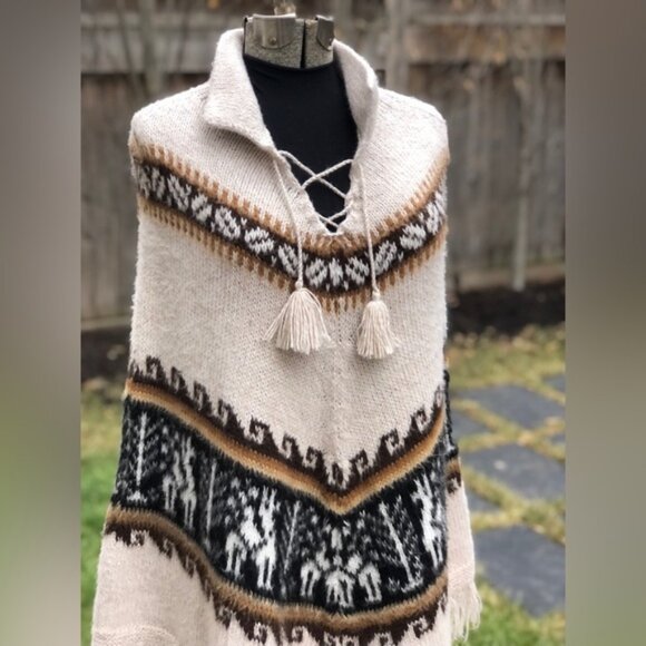💫HOST PICK💫 ALPACA PONCHO Made in Peru Size O/S Boho Sweater Cape - Picture 2 of 9